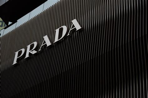 Prada assumerà 400 persone in Italia entro la fine del 2023